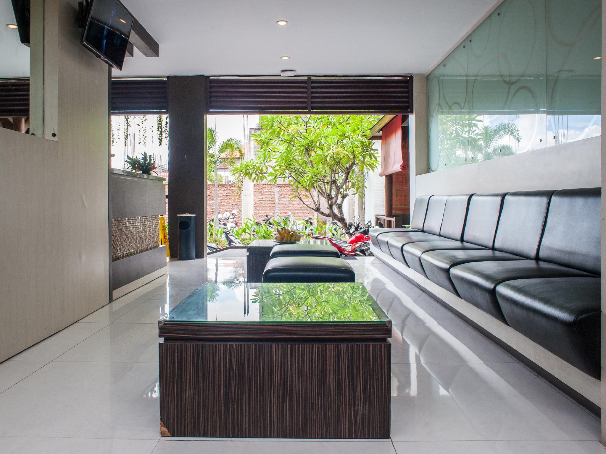 Bali Chaya Hotel Legian Esterno foto